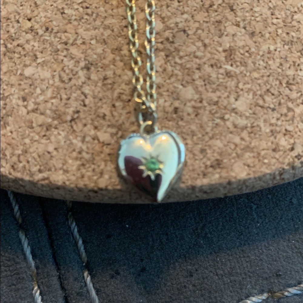 Gold Heart Pendant Necklace 14”  Peridot stone- working locket- Bow clasp